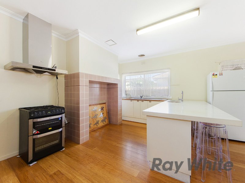 Photo - 96 View Street, St Albans VIC 3021 - Image 8