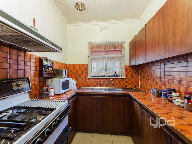 Photo - 96 Westmoreland Road, Sunshine North VIC 3020 - Image 4