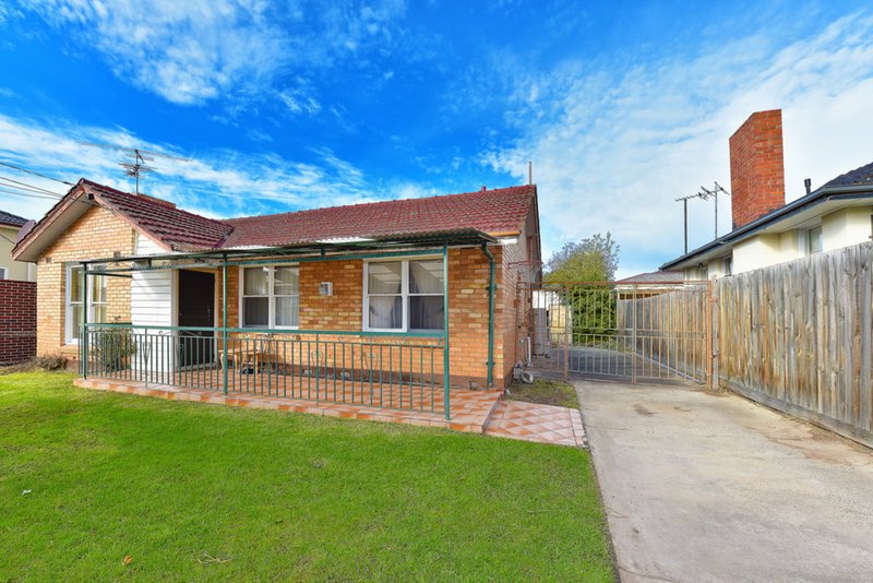 Photo - 96 Whitelaw Street, Reservoir VIC 3073 - Image 2