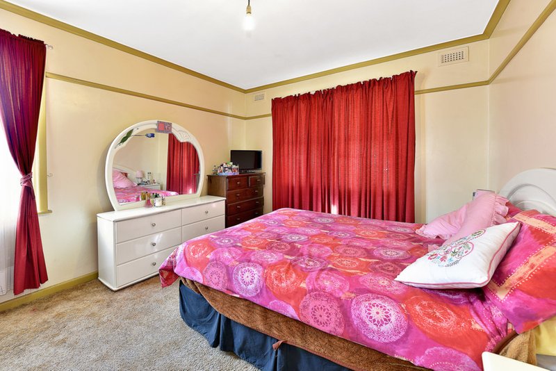 Photo - 96 Whitelaw Street, Reservoir VIC 3073 - Image 7