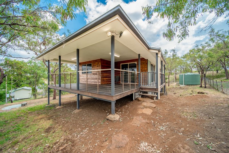 Photo - 96 William Street, Springsure QLD 4722 - Image 18