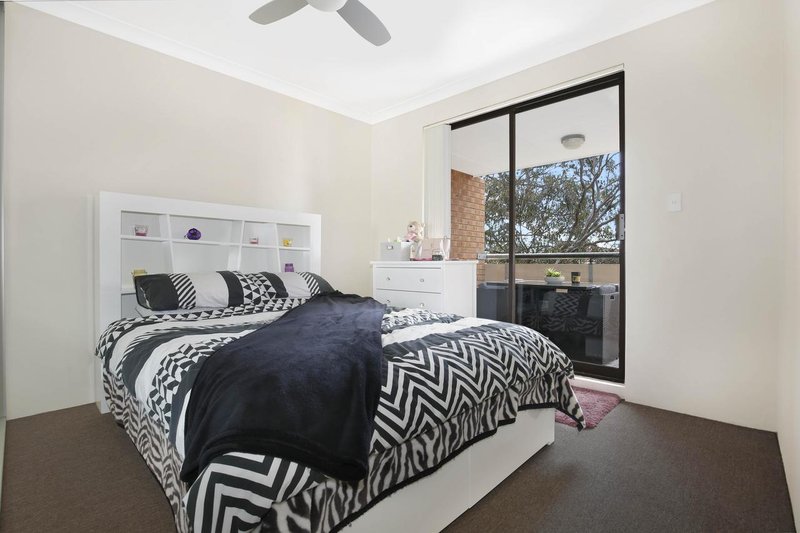 Photo - 9/60 Campbell Street, Wollongong NSW 2500 - Image 4