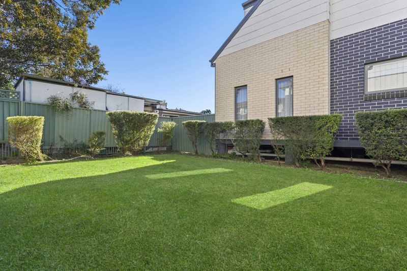 Photo - 9/61 Irrigation Road, South Wentworthville NSW 2145 - Image 9