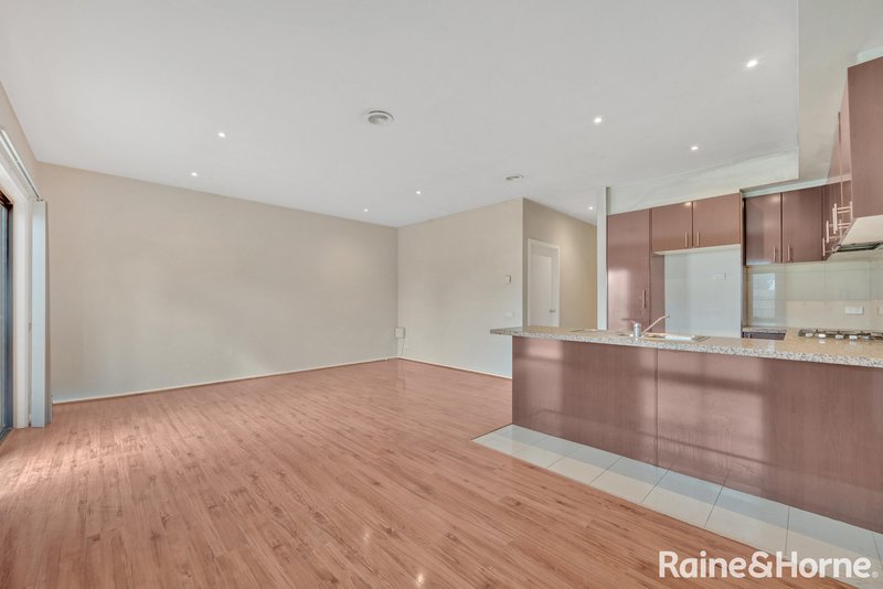 Photo - 9/62 Andrew Street, Melton South VIC 3338 - Image 6