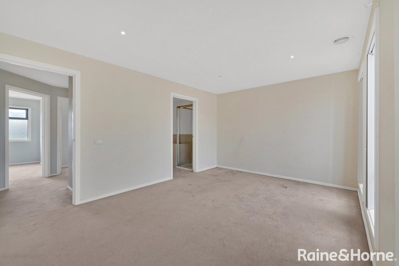 Photo - 9/62 Andrew Street, Melton South VIC 3338 - Image 10