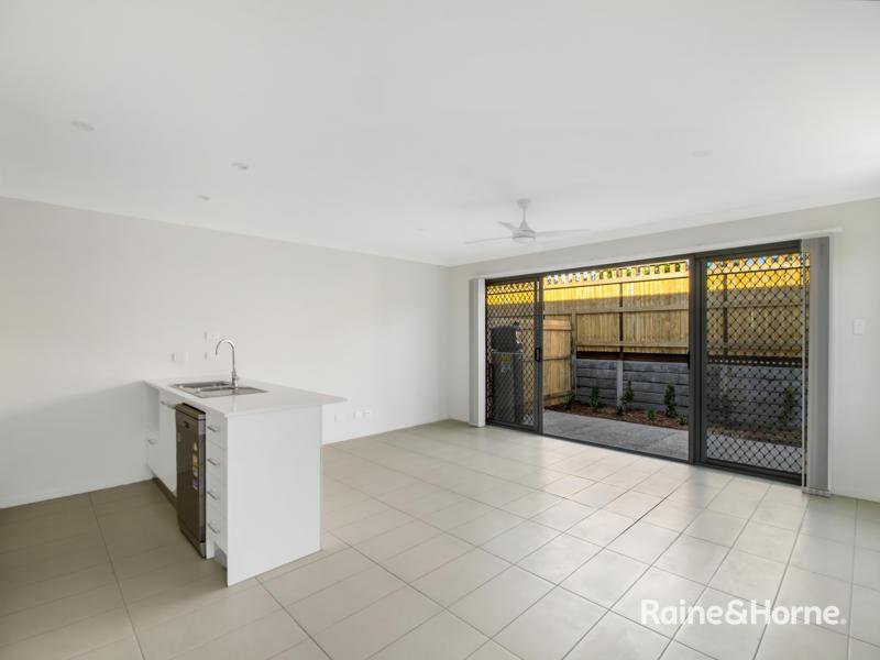 Photo - 9/63 Watercress Boulevard, Redbank Plains QLD 4301 - Image 4