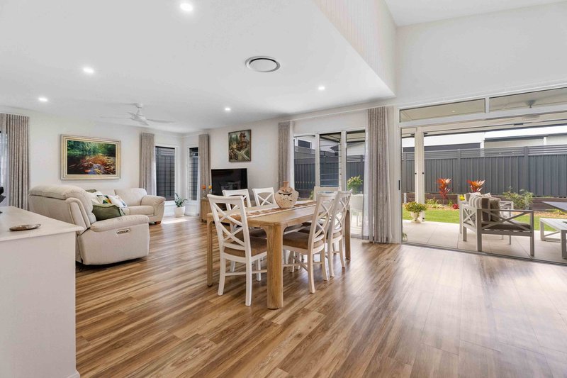 Photo - 96/77 Spring Way, Nikenbah QLD 4655 - Image 3