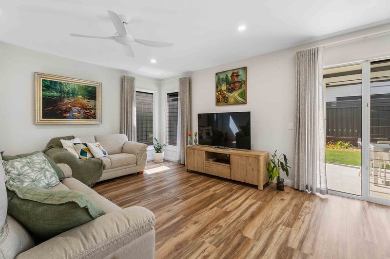 Photo - 96/77 Spring Way, Nikenbah QLD 4655 - Image 4