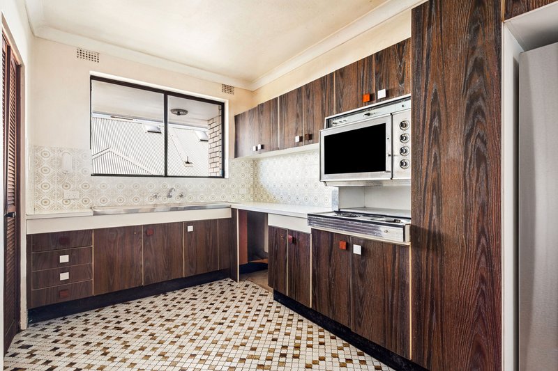 Photo - 9/68 Beach Road, Bondi Beach NSW 2026 - Image 2