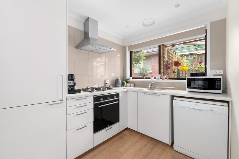 Photo - 9/68 Brown Street, Heidelberg VIC 3084 - Image 5