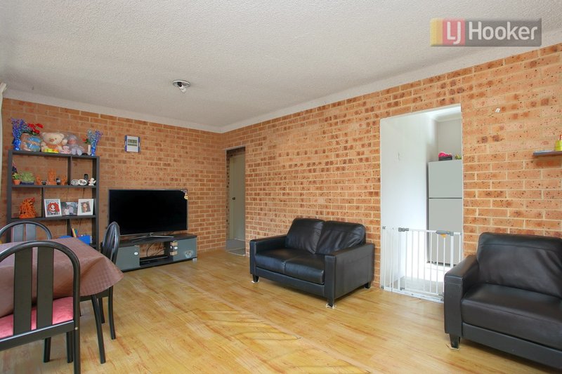 Photo - 9/7 Boyd Street, Blacktown NSW 2148 - Image 2