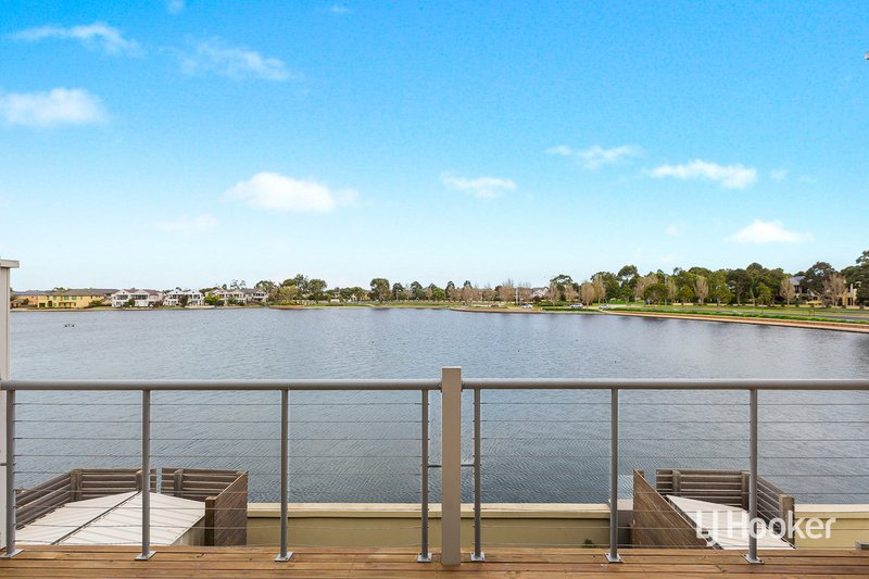 Photo - 97 Broadbeach Circuit, Sanctuary Lakes VIC 3030 - Image 8