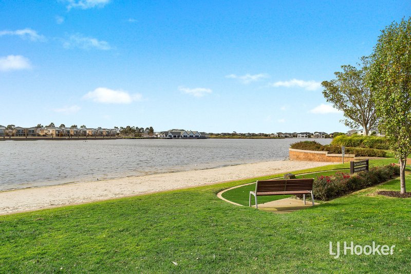 Photo - 97 Broadbeach Circuit, Sanctuary Lakes VIC 3030 - Image 17