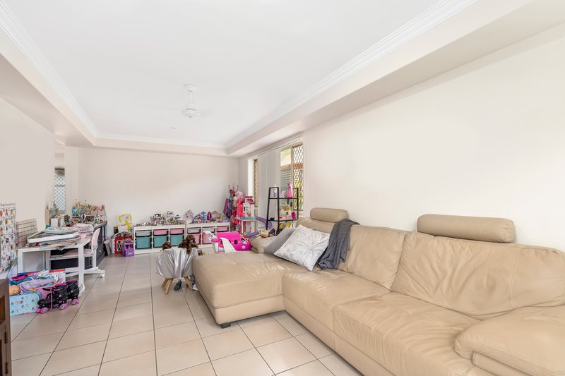 Photo - 97 Casuarina Drive, Elanora QLD 4221 - Image 4