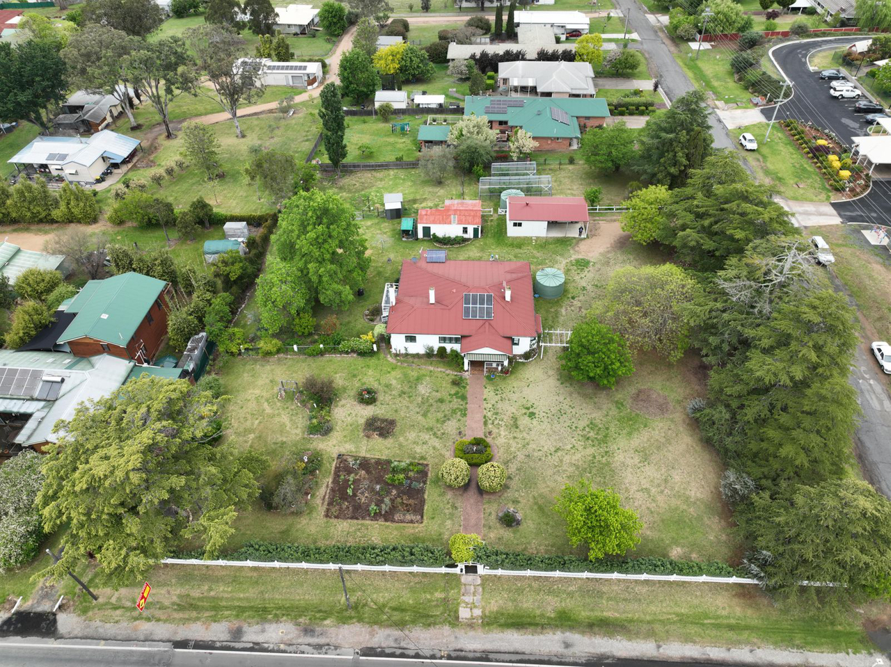 4-bedroom house at 97 Cowper Street, Tenterfield, NSW 2372, Tenterfield, New South Wales