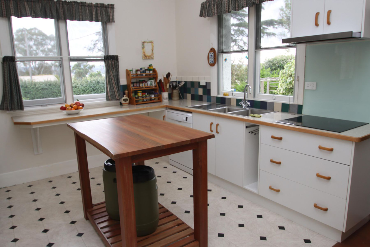 4-bedroom house at 97 Cowper Street, Tenterfield, NSW 2372, Tenterfield, New South Wales