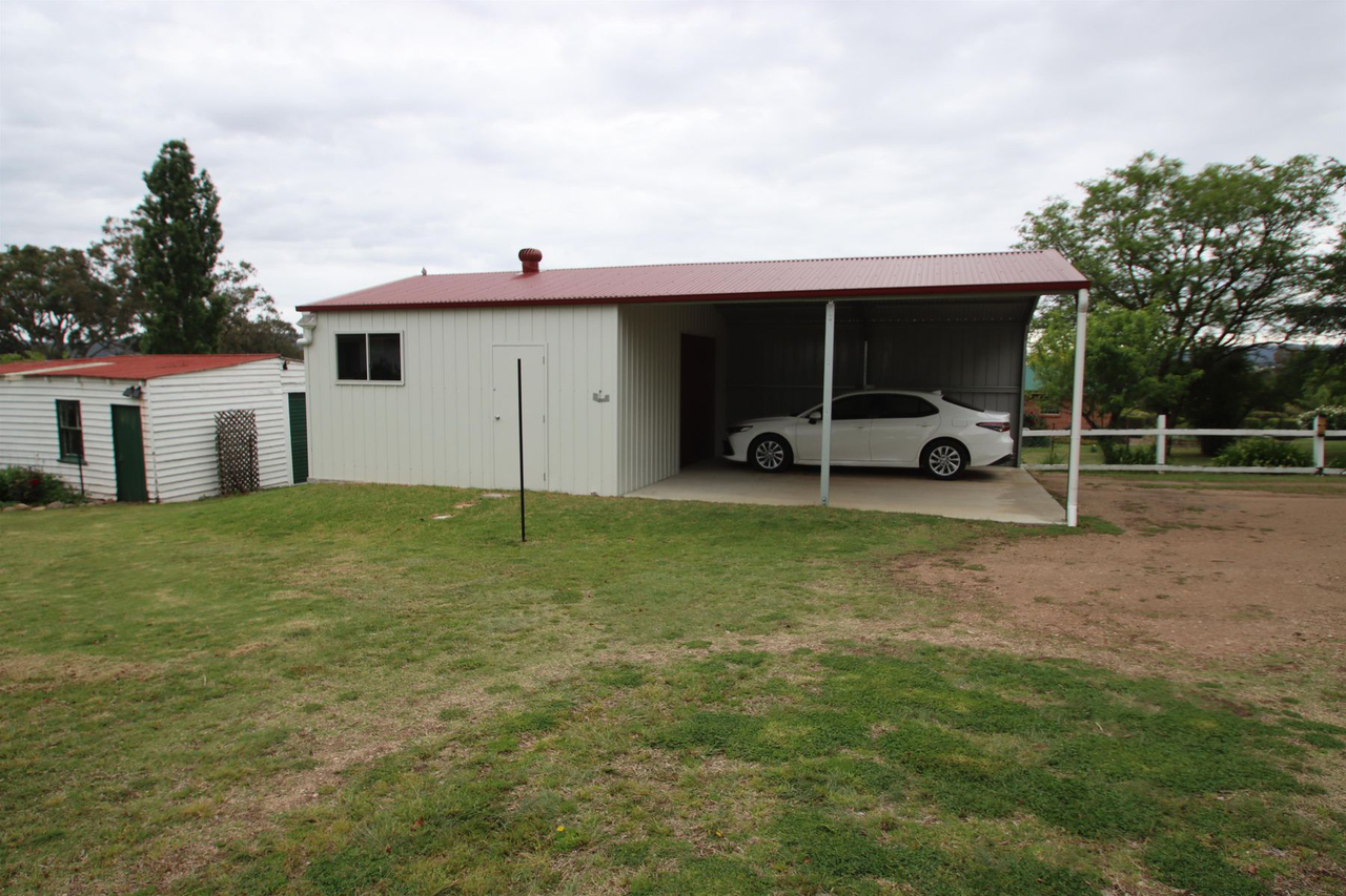 4-bedroom house at 97 Cowper Street, Tenterfield, NSW 2372, Tenterfield, New South Wales