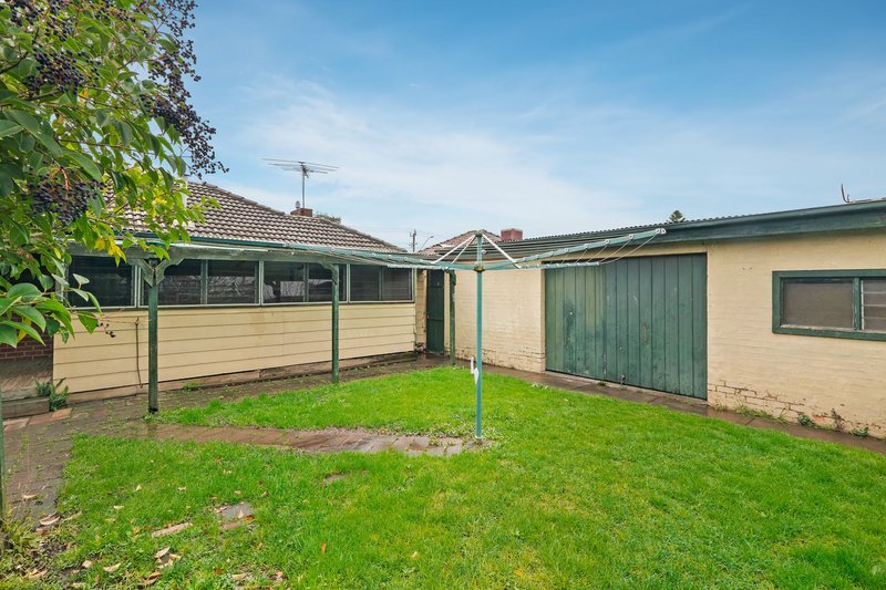 Photo - 97 Darebin Drive, Thomastown VIC 3074 - Image 11