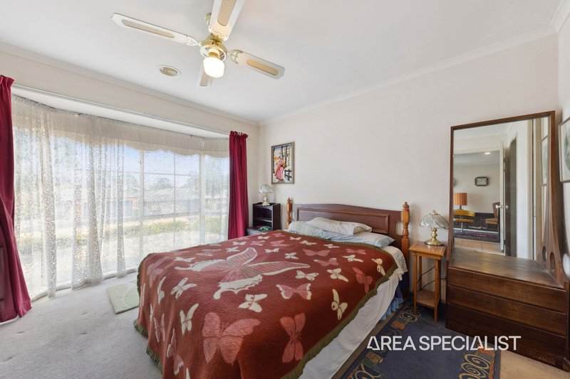 Photo - 97 Ebony Drive, Pakenham VIC 3810 - Image 5