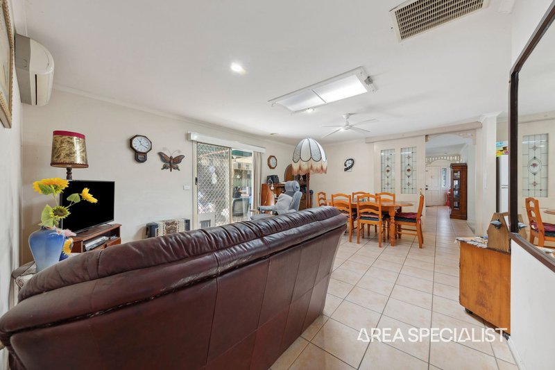 Photo - 97 Ebony Drive, Pakenham VIC 3810 - Image 8