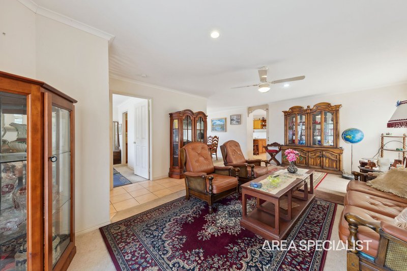 Photo - 97 Ebony Drive, Pakenham VIC 3810 - Image 11