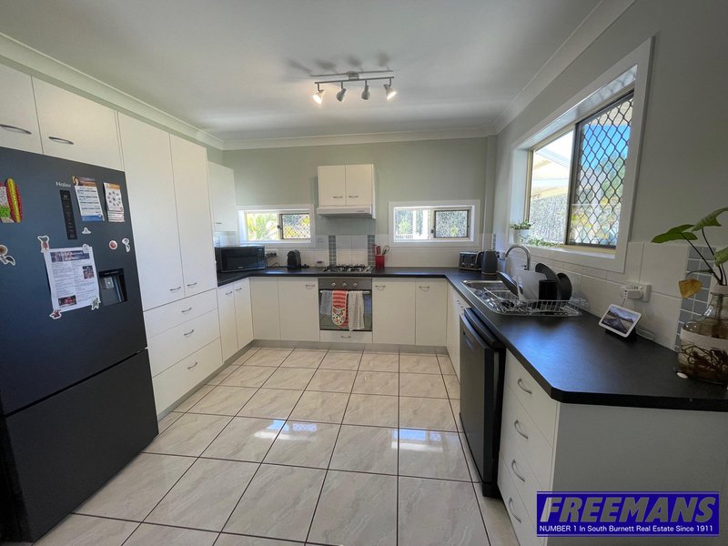 Photo - 97 Elouera Drive, Nanango QLD 4615 - Image 3