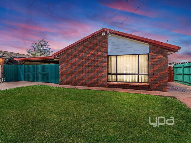 97 Fairfax Circuit, Albanvale VIC 3021