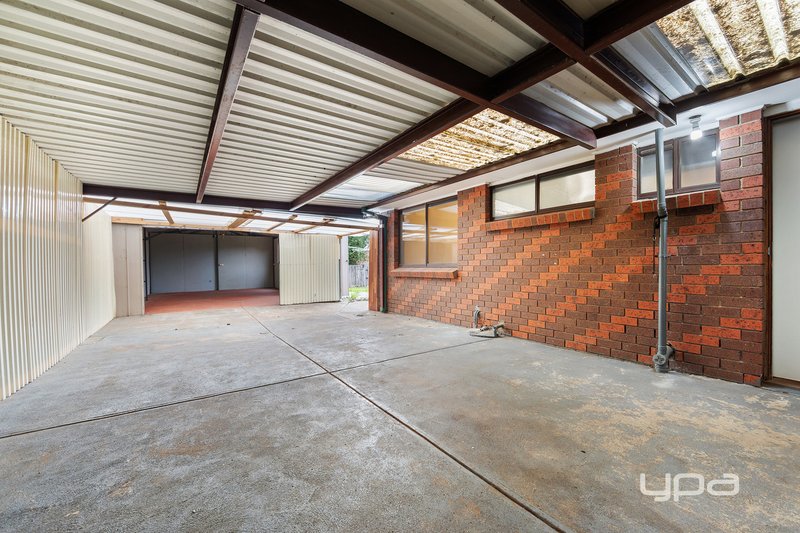 Photo - 97 Fairfax Circuit, Albanvale VIC 3021 - Image 10