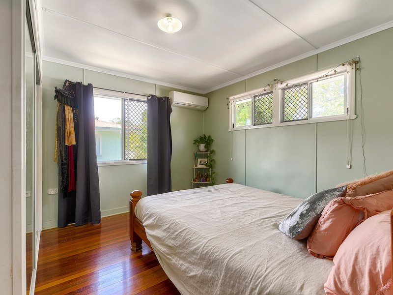 Photo - 97 Farrant Street, Stafford Heights QLD 4053 - Image 4