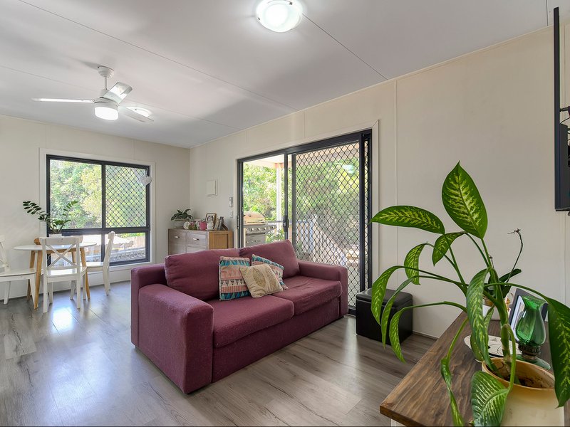 Photo - 97 Farrant Street, Stafford Heights QLD 4053 - Image 8