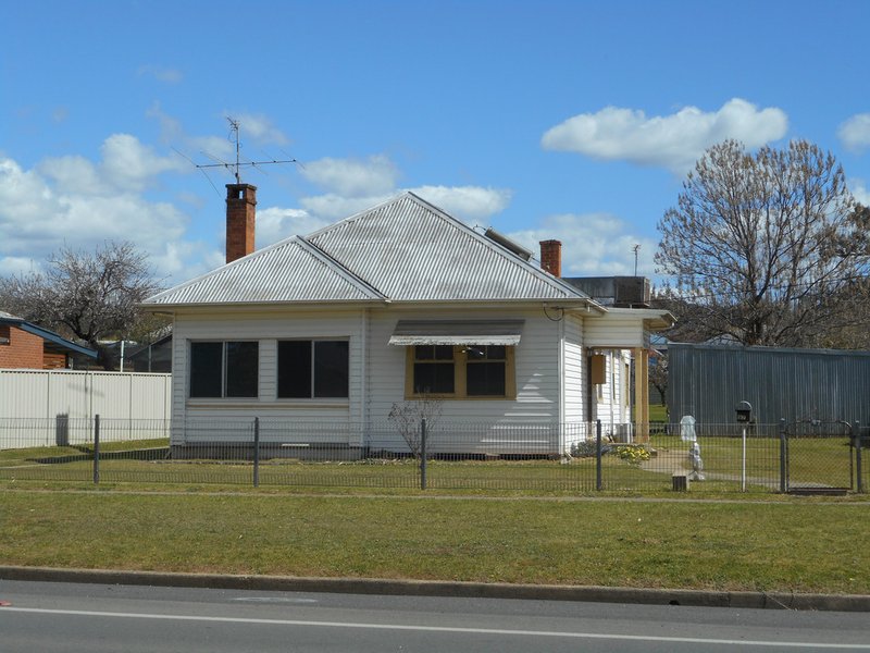 Photo - 97 Fitzroy Street, Tumut NSW 2720 - Image 1