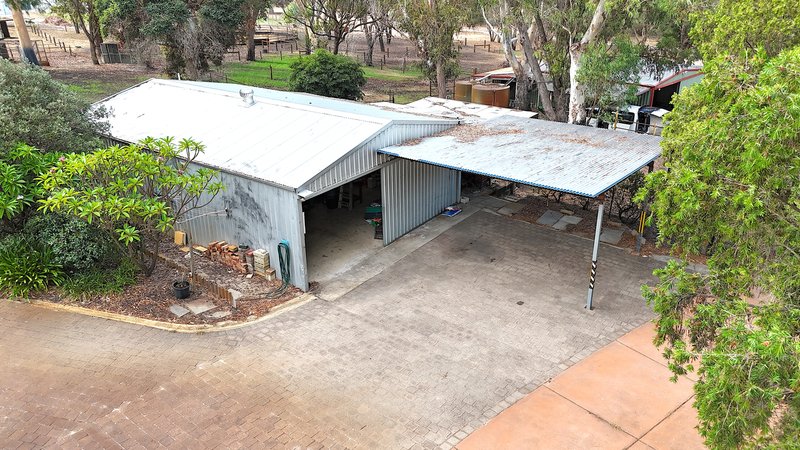 Photo - 97 Lee-Steere Drive, Mariginiup WA 6078 - Image 5