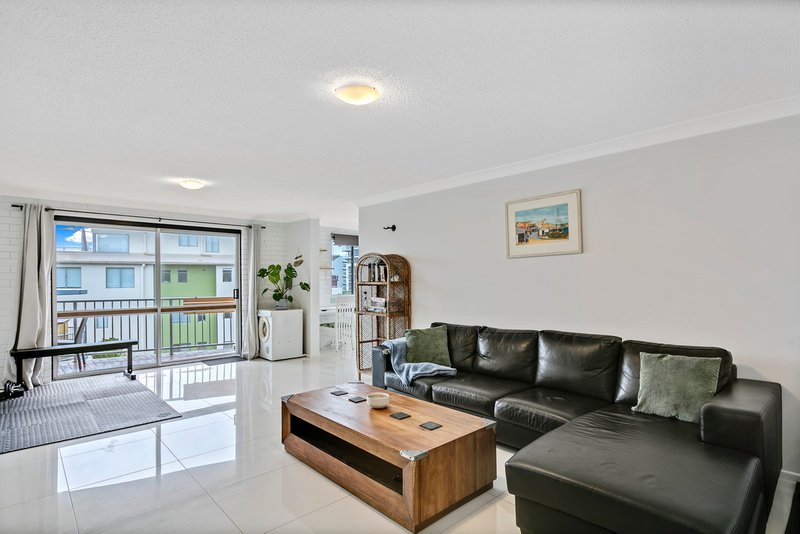 Photo - 9/7 Mahia Terrace, Kings Beach QLD 4551 - Image 2