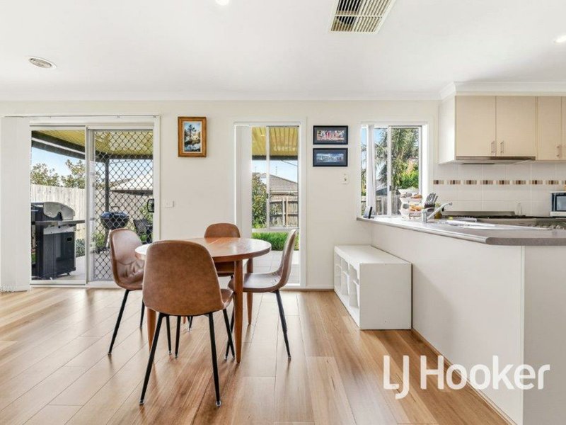 Photo - 97 Melissa Way, Pakenham VIC 3810 - Image 9