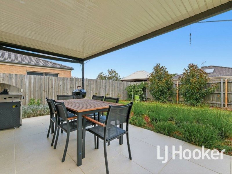 Photo - 97 Melissa Way, Pakenham VIC 3810 - Image 12