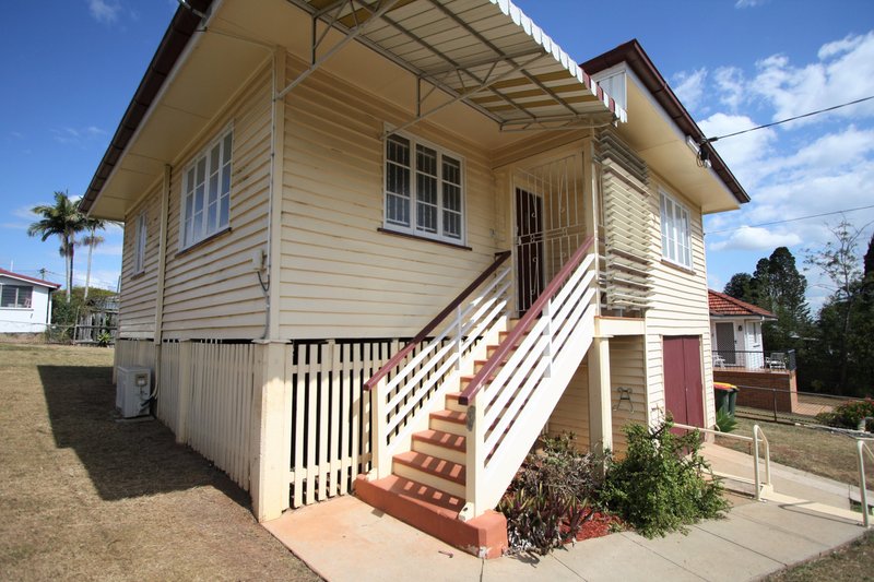 Photo - 97 Murton Avenue, Holland Park QLD 4121 - Image 2