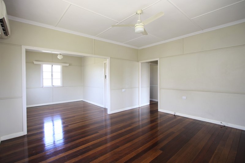 Photo - 97 Murton Avenue, Holland Park QLD 4121 - Image 5