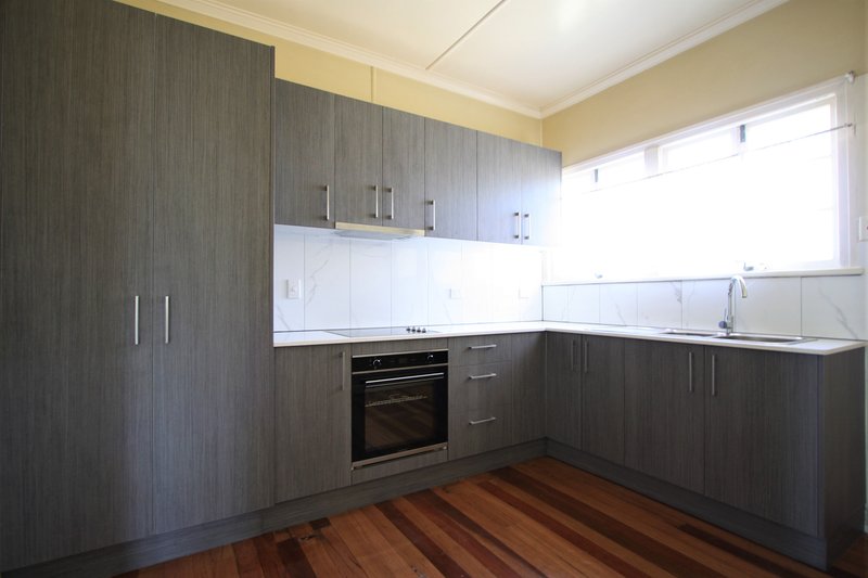 Photo - 97 Murton Avenue, Holland Park QLD 4121 - Image 6
