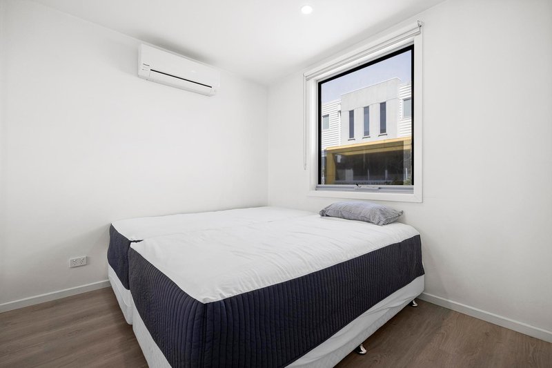 Photo - 97 Nickson Street, Bundoora VIC 3083 - Image 5