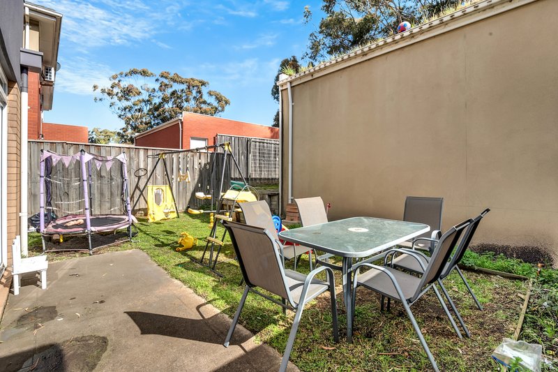 Photo - 97 Ravenhill Boulevard, Roxburgh Park VIC 3064 - Image 17