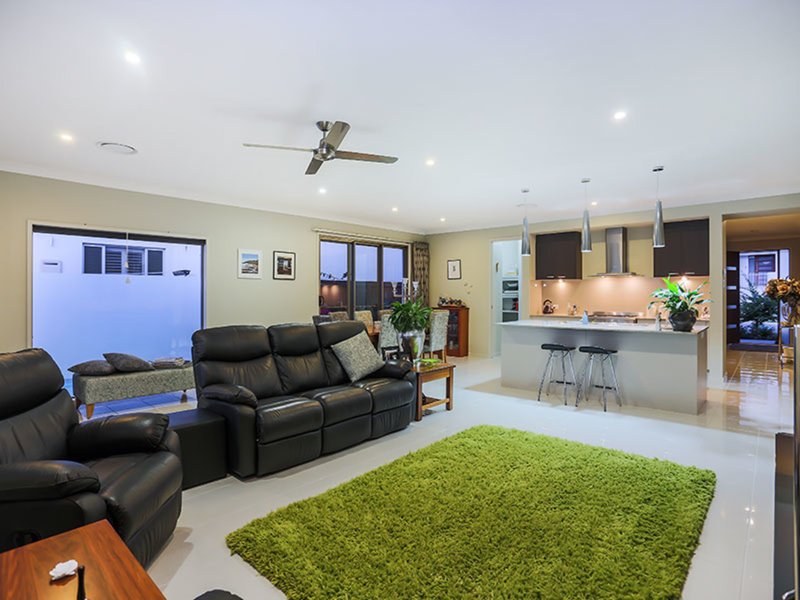 Photo - 97 Ridgeview Street, Carindale QLD 4152 - Image 6