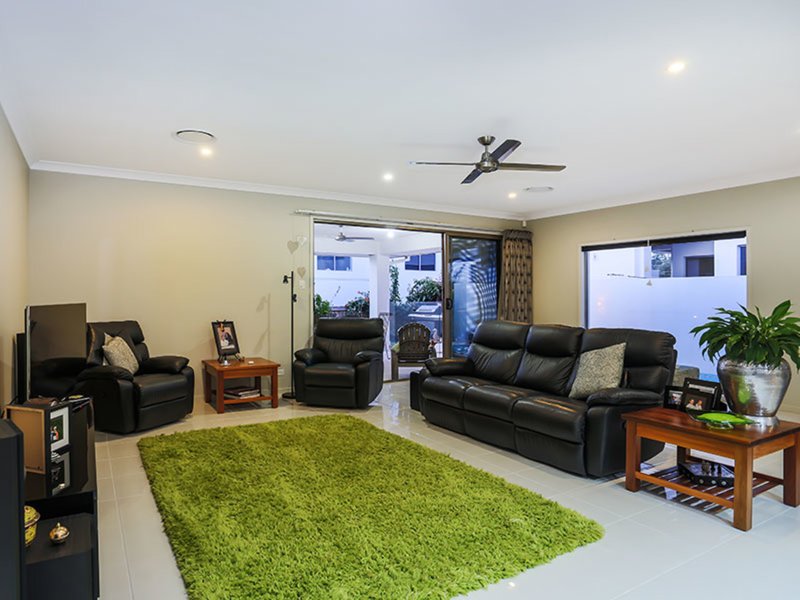 Photo - 97 Ridgeview Street, Carindale QLD 4152 - Image 7