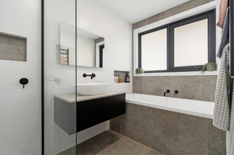 Photo - 97 Rosemary Crescent, Frankston North VIC 3200 - Image 7