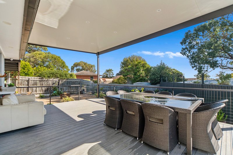 Photo - 97 Rosemary Crescent, Frankston North VIC 3200 - Image 12