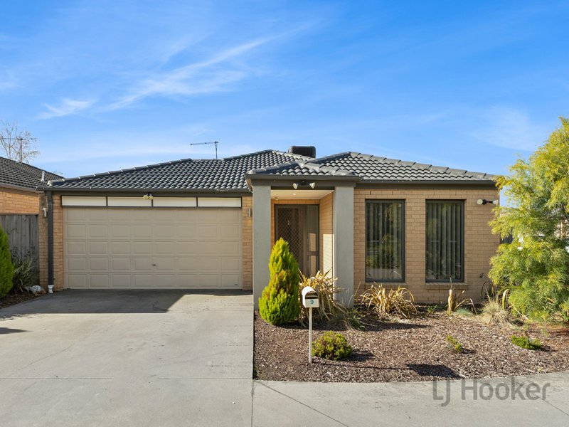 Photo - 9/7 Syme Road, Pakenham VIC 3810 - Image 1