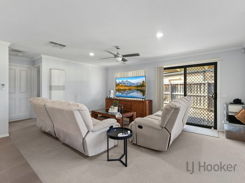 Photo - 9/7 Syme Road, Pakenham VIC 3810 - Image 3