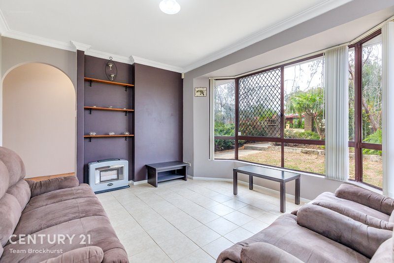 Photo - 97 Wilfred Road, Thornlie WA 6108 - Image 5