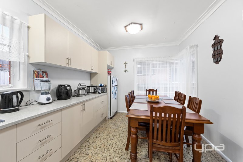 Photo - 97 Willaton Street, St Albans VIC 3021 - Image 4