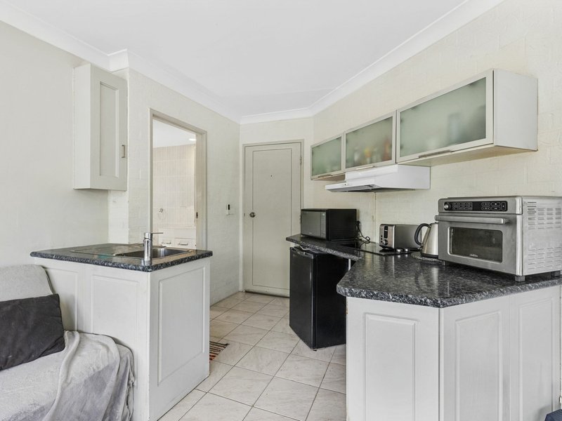 Photo - 9/71 Boondilla Road, Blue Bay NSW 2261 - Image 3