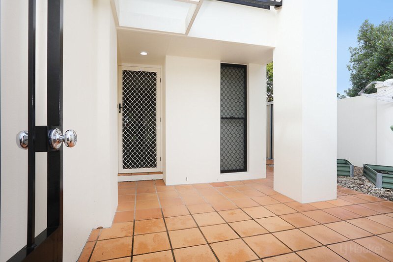 Photo - 97/60-76 Caseys Road, Hope Island QLD 4212 - Image 17